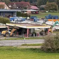 Diese Tankstelle in Feldkirchen wird momentan abgerissen
