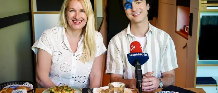 Österreichs Vertreter beim ESC, Cosmó, bei Claudia Stöckl bei „Frühstück bei mir“ zu Gast