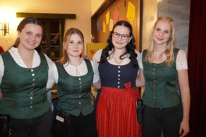 Klicken Sie sich bitte durch die weiteren Fotos!