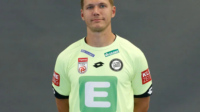 Jörg Siebenhandl, geboren am 18. Jänner 1990. Vereine als Profi: Wiener Neustadt, Admira, Würzburg Kickers, Sturm Graz Spiele für Sturm (vor der Saison): 0
