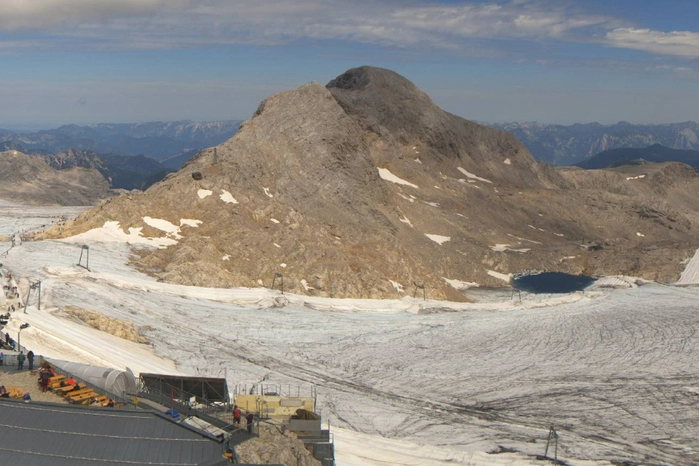 Platz 6Beschwerden über die touristische Nutzung des Dachsteins haben sich im Sommer gehäuft: Statt einem Erlebnis könne man dem Gletscher beim Sterben zuschauen.
