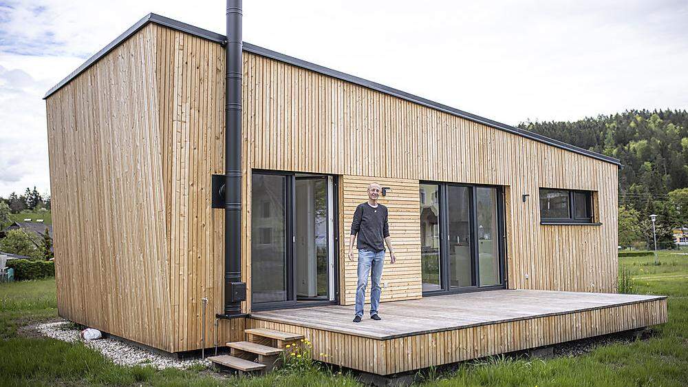 Claudia und Wolfgang Luhan haben sich in Ledenitzen ein Minihaus „von der Stange aufstellen“ lassen