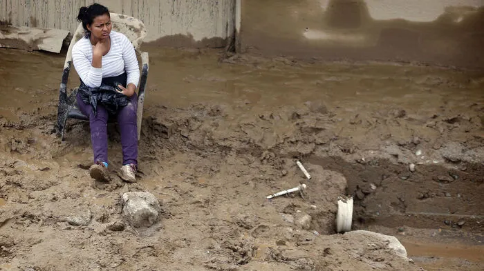 Nach den verheerenden Überflutungen und Schlammlawinen in der südkolumbianischen Stadt Mocoa mit mehr als 200 Toten hat Präsident Juan Manuel Santos einen raschen Wiederaufbau zugesichert.