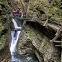 Die Raggaschlucht bietet nicht nur eine kühle Erfrischung im Sommer, sondern auch spannende Einblicke in die Kraft des Wassers