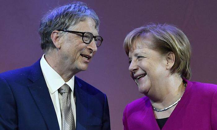 Bill Gates, Angela Merkel: Mythos von geheimer Weltregierung der Reichen und Mächtigen? 