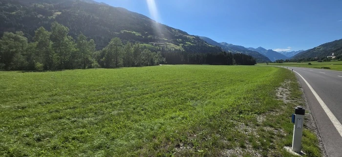 Zwischen B108, Radweg, Isel und Iseltrail liegt die Fläche für den geplanten Schotterabbau