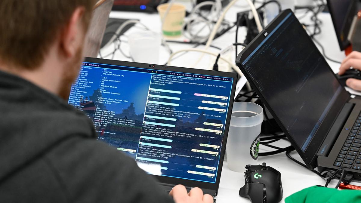 Bei der Cybersecurity Night in Klagenfurt wird auch live demonstriert, wie Hacks Systeme überlisten