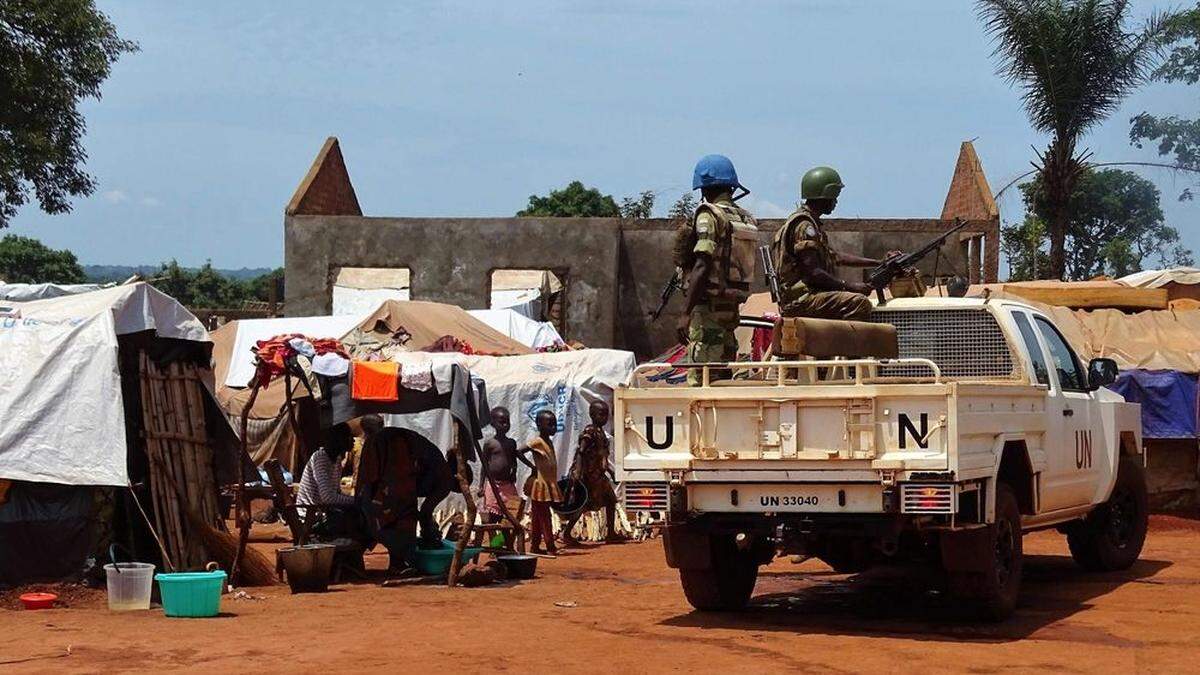 UN-Soldaten patroullieren in Bria