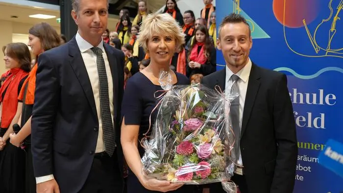 Architektin Claudia Gruber mit den Direktoren Jörg Ladstätter (BG/BRG) und Klaus Mühlthaler (Musikschule)