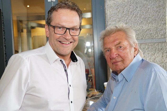 Der Obmann der Musikwochen Millstatt, Josef Pleikner mit Kabarettist Werner Schneyder
