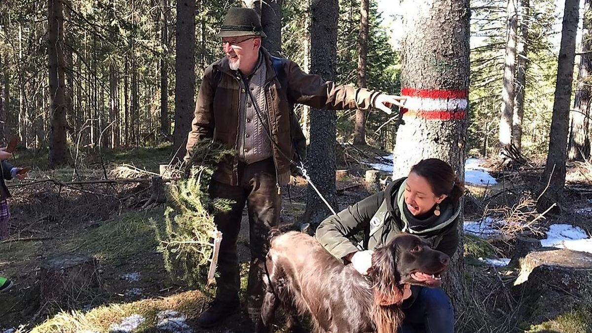 Helmut Fladenhofer und Christina Köstenbauer auf den Spuren des Auerhahns am Rosenkogel