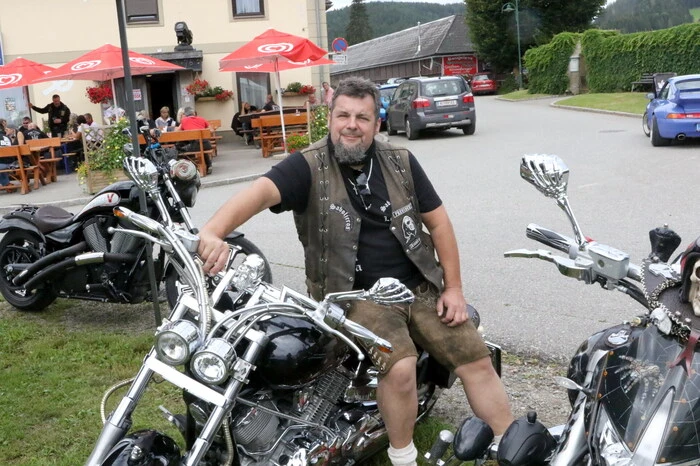 Grund des lauten Getöses war das 2. Motorradtreffen „Hell over Gurktal“, zu dem der Club “Saboljeros“ unter Obmann Harald Sabitzer (Foto) in Zusammenarbeit mit Gastwirt Barnabas Stromberger geladen hatte. 