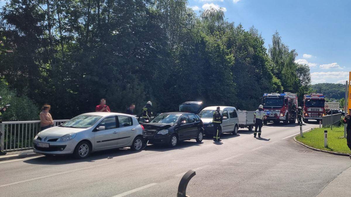 Die Feuerwehr Pöllau war bei dem Unfall im Einsatz