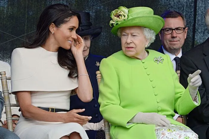 ... von Meghan nicht unähnlich ist, dürfte nicht nur Modeexperten aufgefallen sein.