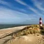 Strand und Leuchtturm an der Nordspitze der Insel Sylt