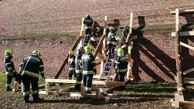 Übungsannahme: Die Stadtmauer ist eingestürzt und die Trinkwasserversorgung lahmgelegt