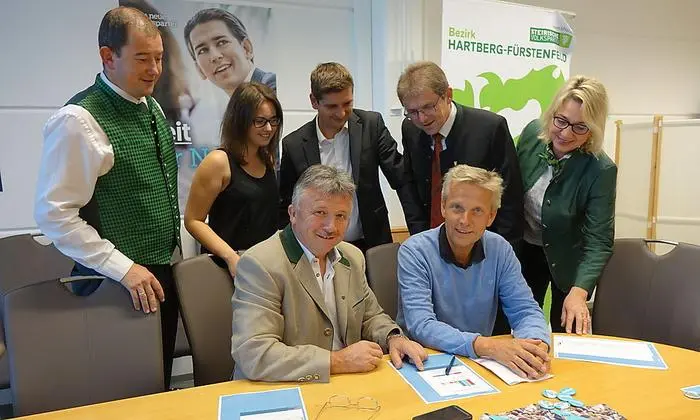 Zufriedene Gesichter bei den ÖVP-Funktionären