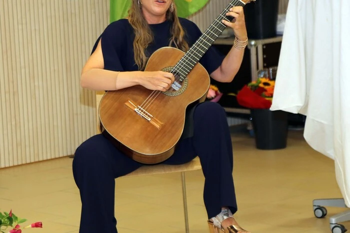 Julia Malischnig umrahmte die Feierstunde musikalisch.