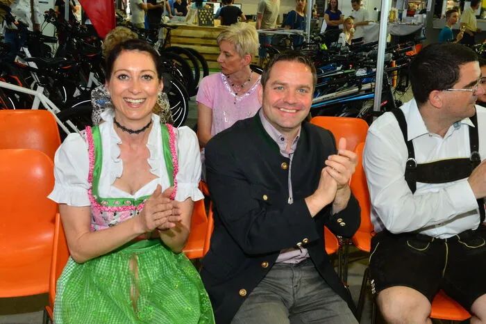 Klicken Sie sich durch die Fotos von der Ainova!