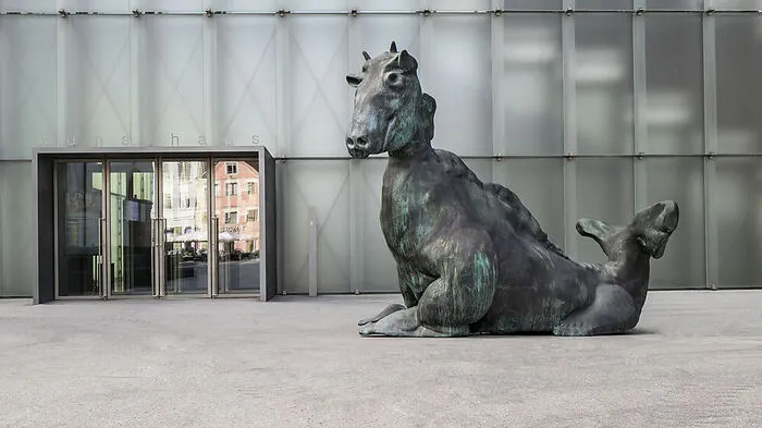 Der "Drache" vor dem Kunsthaus Bregenz