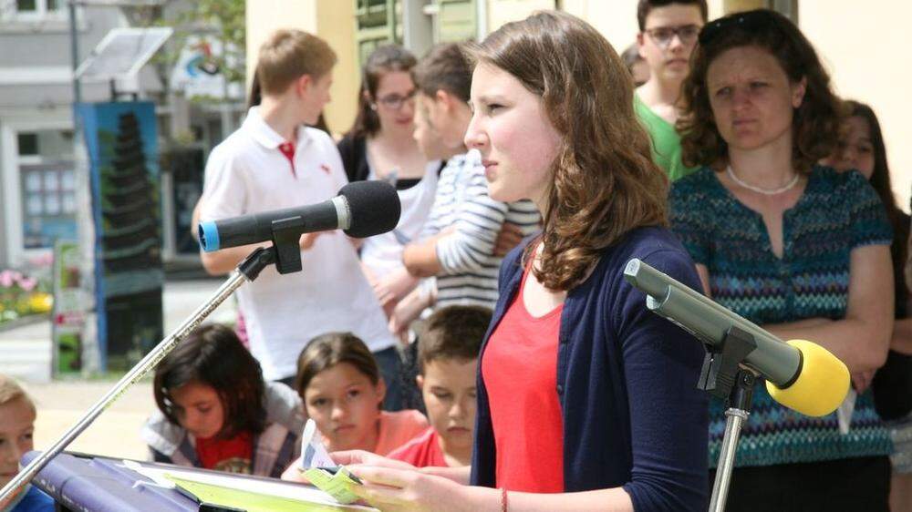 Schülerinnen und Schüler aus dem Raum Gleisdorf nahmen an der Gedenkfeier teil