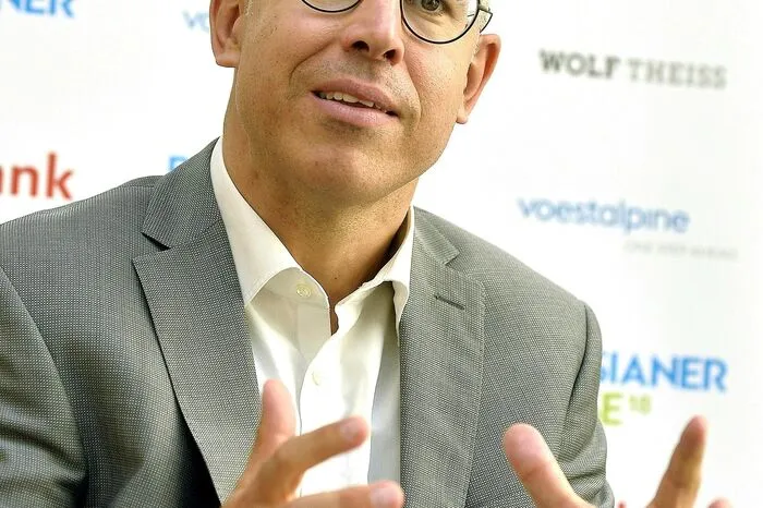 "Ein Raumtemperaturkommissar wird nicht durch die Wohnungen gehen." - Wifo-Chef Gabriel Felbermayr ist für Energiesparen, will aber keine Hausbesuche.