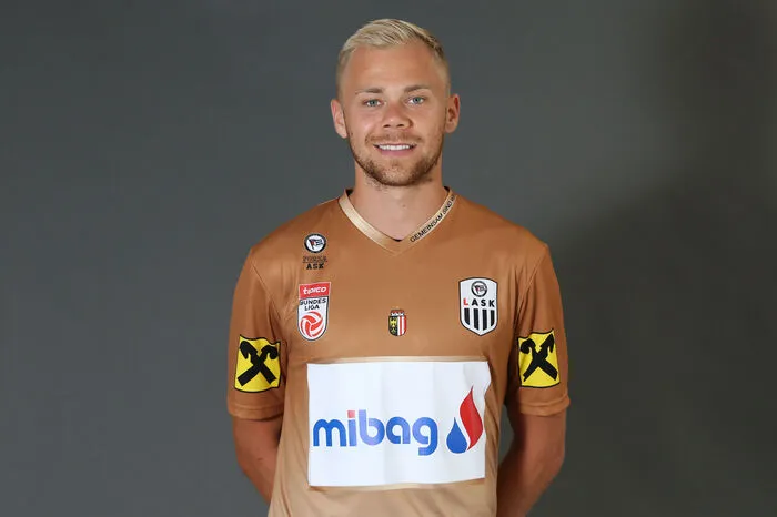 Alexander Schlager, geboren am 1. Februar 1996. Vereine als Profi: FC Liefering, FAC, LASK Linz Spiele für LASK (vor der Saison): 0