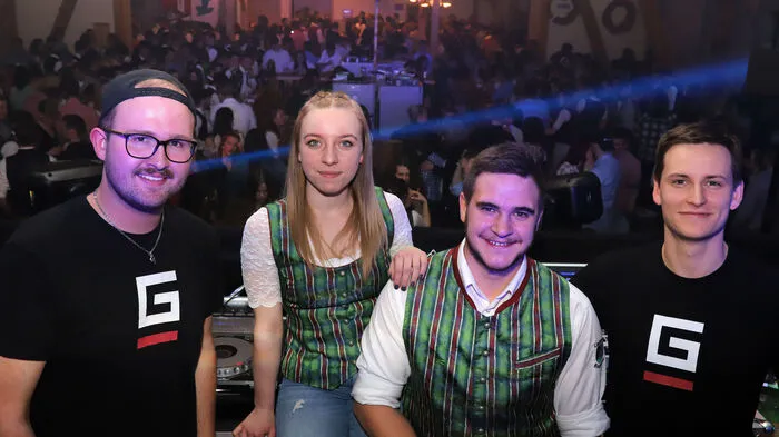Am Foto von Links: Nico Berner alias DJ Gero, Leiterin Denise Brettner, Obmann Eckhard Steiner  und Paul Illitsch (Lichttechnik).
