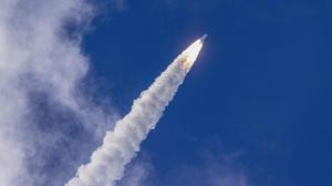 Die Spitzen der europäischen Raumfahrt feierten den heiß ersehnten Erststart der Ariane 6 als „unglaublichen Erfolg“ 