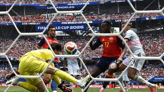 Mikel Merino hatte wie schon im Achtelfinale beim entscheidenden Spanien-Tor seine Beine im Spiel