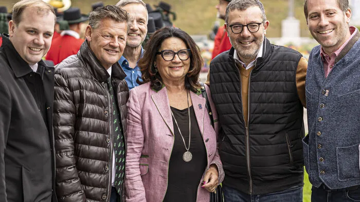 Auch die politische Prominenz war vertreten, als am Samstag der 75. Geburtstag des Klagenfurter Benediktinermarktes gefeiert wurde.