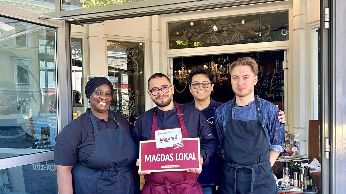 Freude im „Magdas“: Küchenchef Luca Serfezeu (2. v. li), mit Lehrling Elias Hammer, Praktikantin Stefanie Lucky Buka und Servicefachkraft Ali Reza Jafari                               