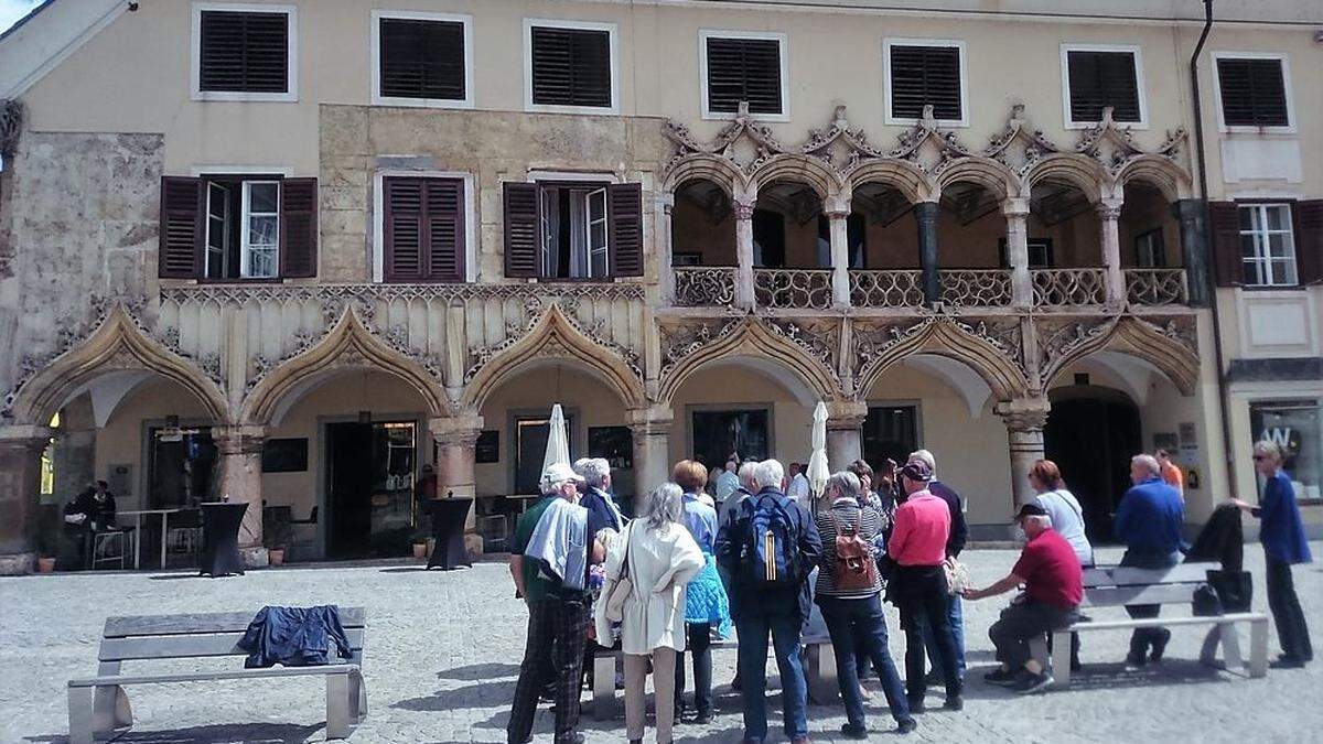 Das gotische Kornmesserhaus ist einer der Fixpunkte bei Brucker Stadtführungen	