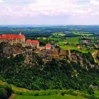 Die Riegersburg tritt am 26. Oktober bei „9 Plätze 9 Schätze“ gegen andere österreichische Sehenswürdigkeiten an