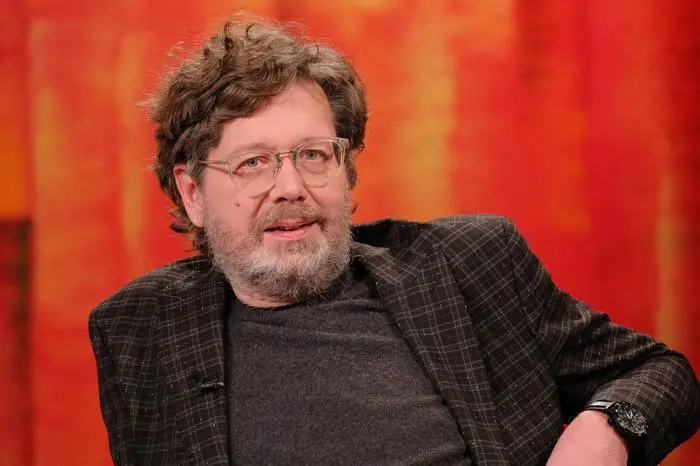 Franzobel, 1967 in Vöcklabruck geboren, ist Schriftsteller und Sportfan.