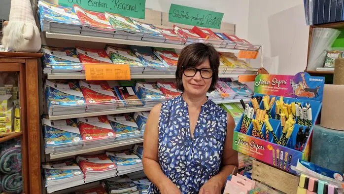 Schul- und Büroartikel gehören zum umfangreichen Sortiment von Alexandra Planer-Knausz in „Mimi’s Laden“