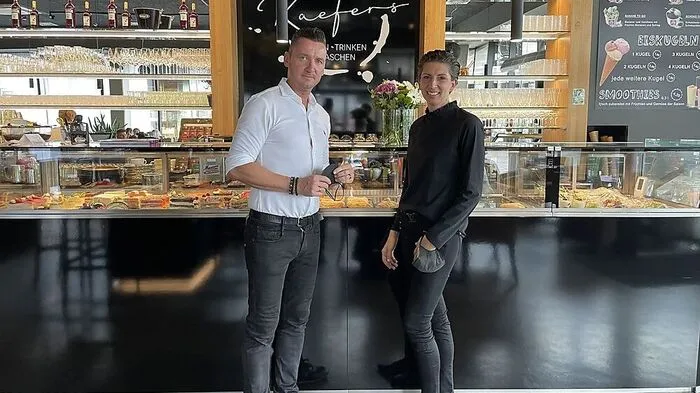 Die Inhaber des "Kaefers" Juri und Michaela Huszar-Käfer freuen sich über viele (Stamm-)Gäste