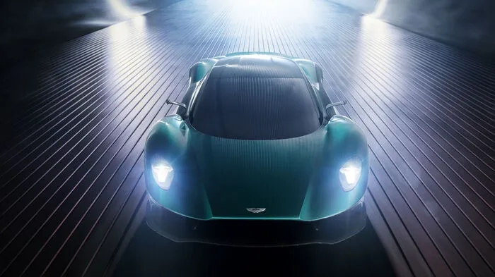 Ein schwarzer Tag für Woking, Maranello und Sant'Agata Bolognese: Aston Martin hat das Tuch von einer Studie gezogen, die den ersten Supersportwagen mit Mittelmotor der Briten in Serie vorwegnimmt.