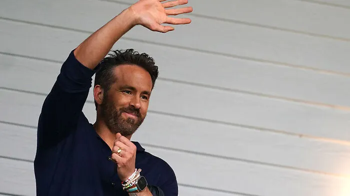 Ryan Reynolds steigt in die Formel 1 ein
