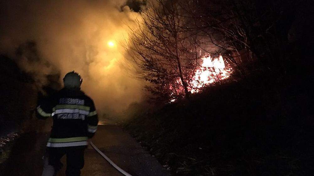 Böschungsbrand in Bruck-Einöd