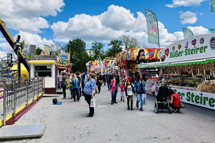 Noch gibt es keine Wartezeiten beim Vergnügungspark am Messegelände.