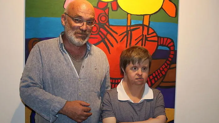 Rudolf Ingruber, Leiter der Kunstwerkstatt, und Künstlerin Hildegard Pranter