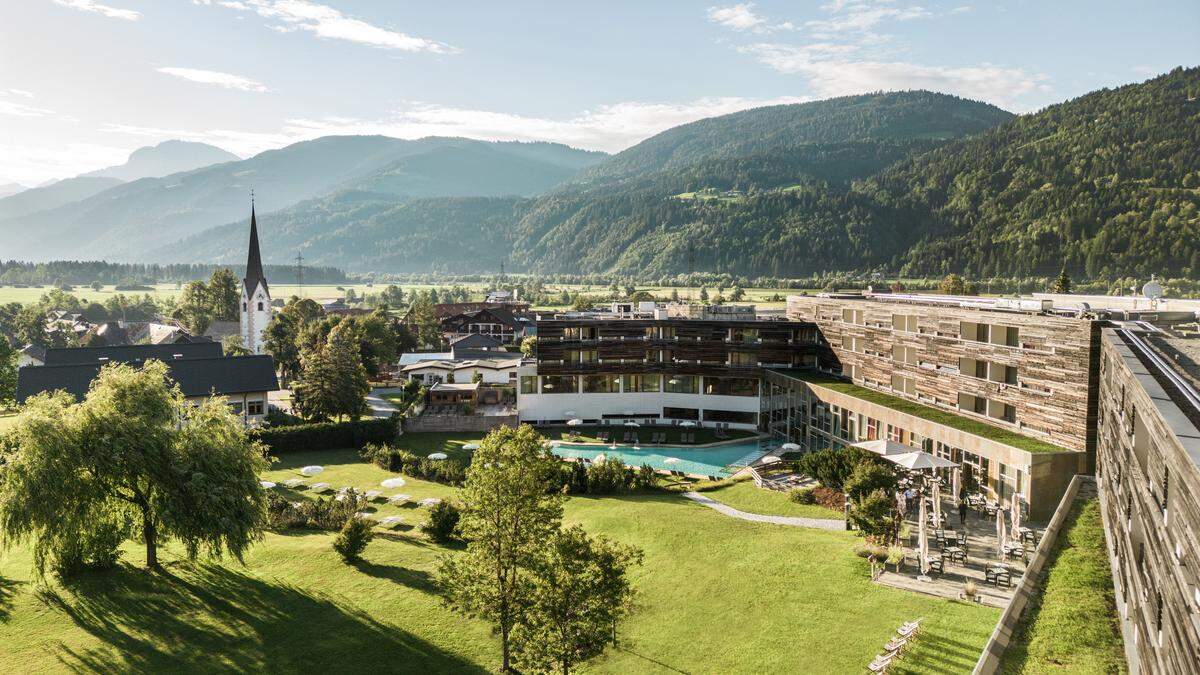 Das vom Südtiroler Stararchitekt Matteo Thun entworfene Carinzia der Hotelgruppe Falkensteiner in Tröpolach 