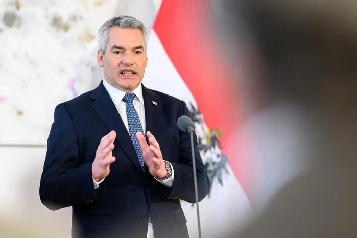 „Die Wölfe haben ihr Lieblings-Pony getötet.“ - Kanzler Karl Nehammer (ÖVP) sieht nun auch Kommissionspräsidentin Ursula von der Leyen im Kampf gegen Isegrim.