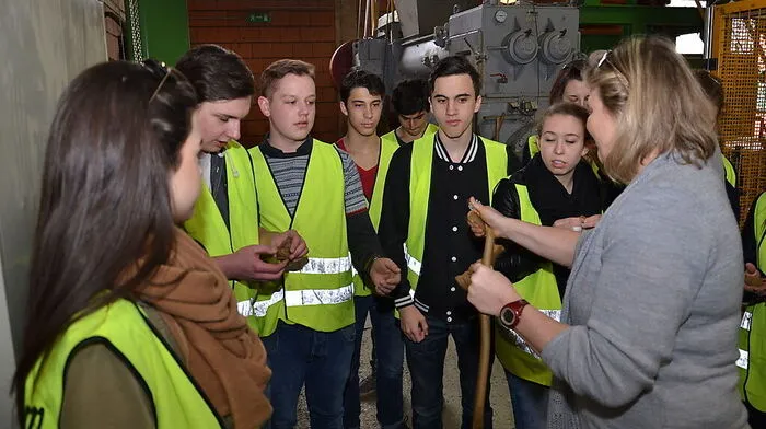 Faszination Technik: Leibnitzer Gymnasiasten bei Tondach Gleinstätten (Archivbild)