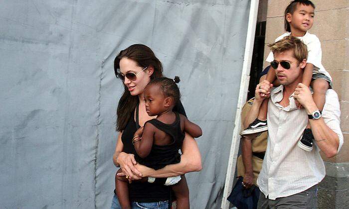 Angelina Jolie, Zahara, Brad Pitt, Maddox zu besseren Zeiten (2006)