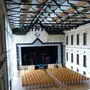 Der große Saal im Forum Kloster Gleisdorf. Für das Konzert mit Kindern wurden die Sessel viel weiter auseinandergestellt