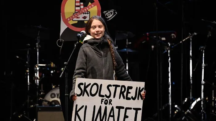 Noch kurz vor Beginn des Protests in Madrid hat die schwedische Aktivistin Thunberg die Regierungen weltweit zu mehr Tempo beim Klimaschutz aufgerufen.