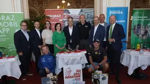 GRAZ,AUSTRIA,05.JUN.25 - RUNNING - Graz Marathon, preview, press conference. Image shows Roland Punzengruber (Hyundai), Richard Peer (Holding Graz), Karin Rosenberger (AUT), CEO Xenia Daum (Kleine Zeitung), Sylvia Loidolt (Tourismusverband Graz), sports councilor Kurt Hohensinner (Graz), Michael Kummerer (MJK), Michael Gradischnig (Steiermaerkische Sparkasse), Markus Hartinger (AUT), David Tews (Hervis) and Urs Harnik-Lauris (Energie Steiermark).
Photo: GEPA pictures/ Hans Oberlaender