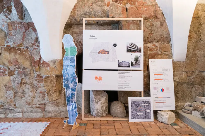 Die Ausstellung ist in der Gotischen Halle bei freiem Eintritt zu sehen.